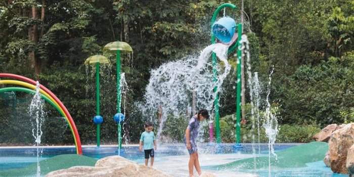 Water playdate Jacob Ballas Children's garden